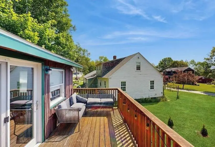 Beautifully Updated Cabin Near Town & Barrett