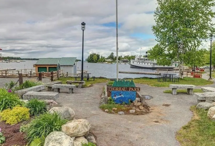 Cozy Lakefront Cottage With Dock, Mountain Views, Peaceful Location