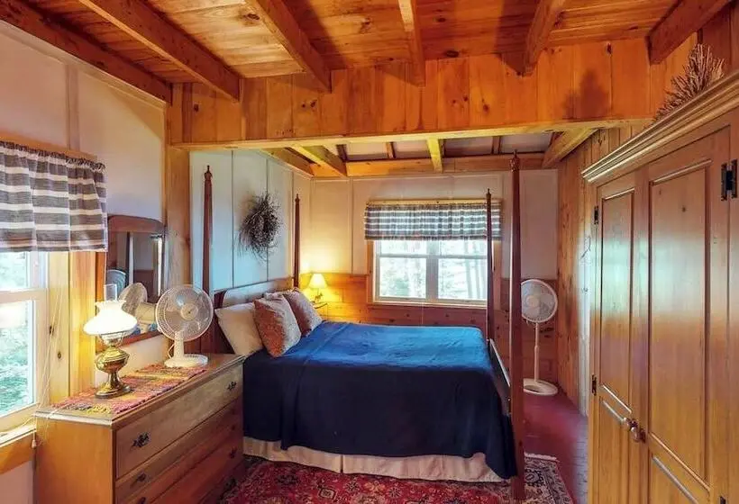Dog Friendly Lakefront Cabin With Full Kitchen, Firepit, Free Wifi, Great Views
