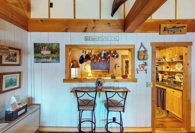 Dog Friendly Lakefront Cabin With Full Kitchen, Firepit, Free Wifi, Great Views