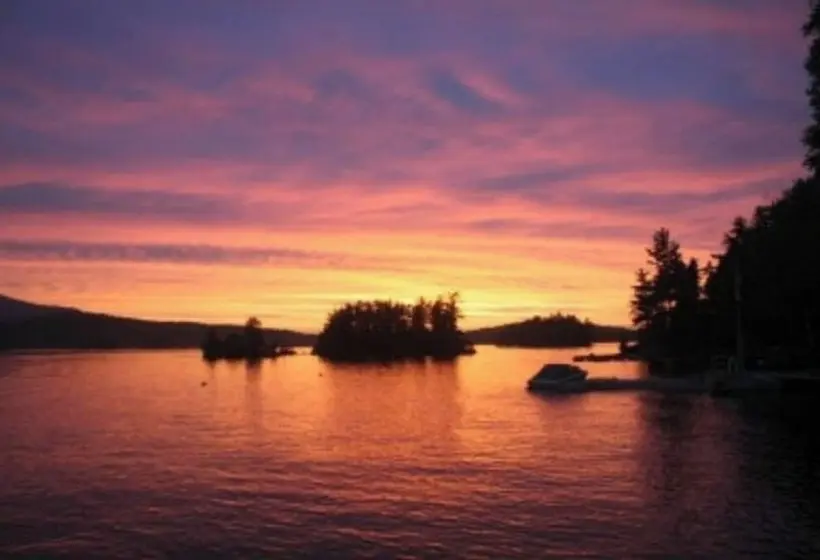 Dog Friendly Lakefront Cabin With Full Kitchen, Firepit, Free Wifi, Great Views