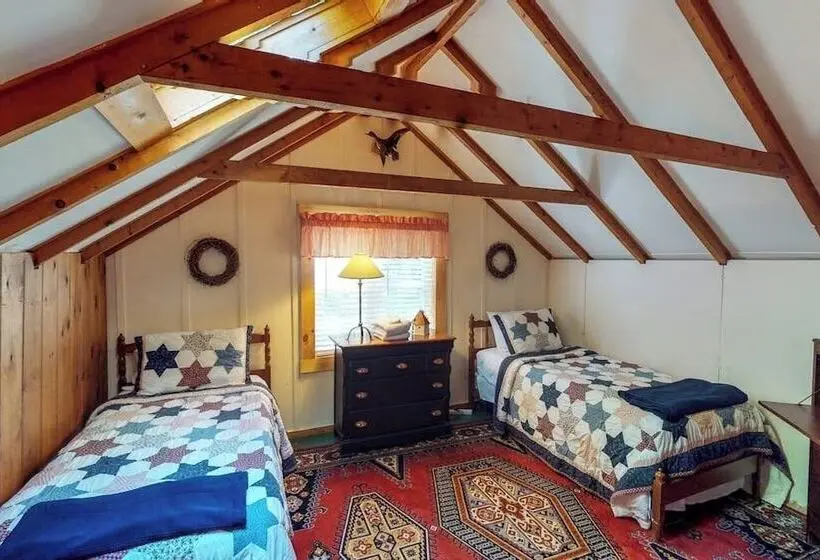 Dog Friendly Lakefront Cabin With Full Kitchen, Firepit, Free Wifi, Great Views