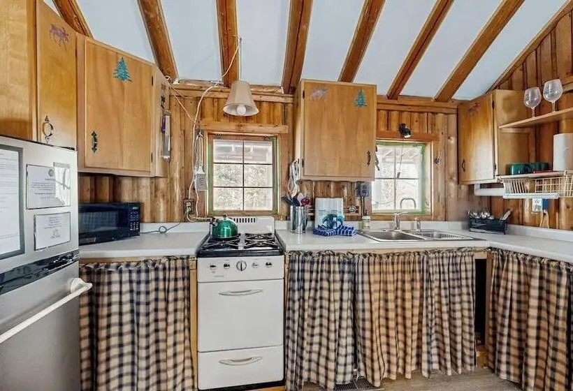 Rustic Cabin Near Boating, Fishing Or Hiking To The Lake   Dog Friendly