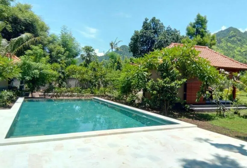 ホテル Tegal Sari