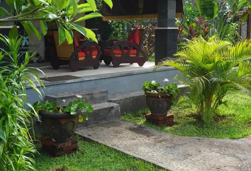 ホテル Tegal Sari