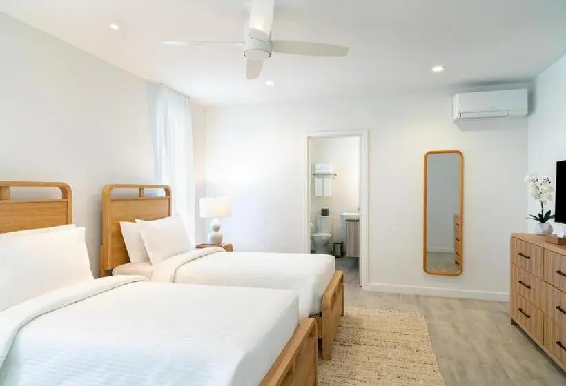 هتل Ellipse Resort Grace Bay