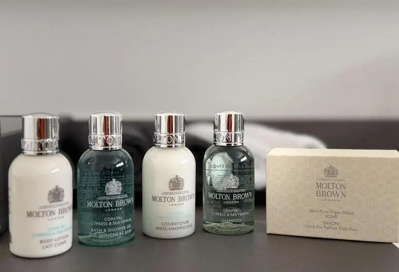 هتل Ellipse Resort Grace Bay