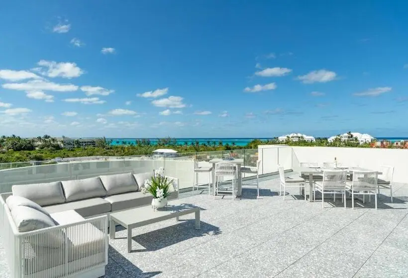 هتل Ellipse Resort Grace Bay