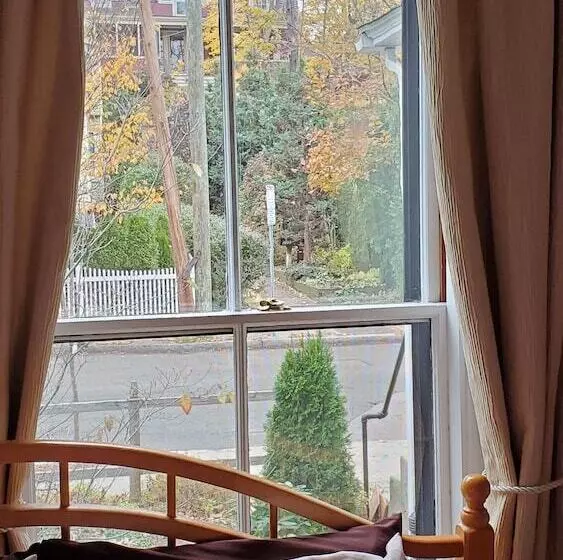 Aamiaismajoitus (B&B) Davis Square Inn