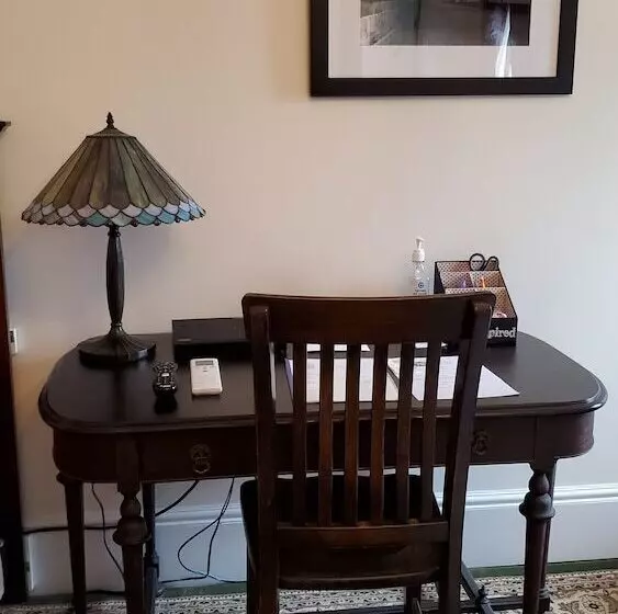 Aamiaismajoitus (B&B) Davis Square Inn