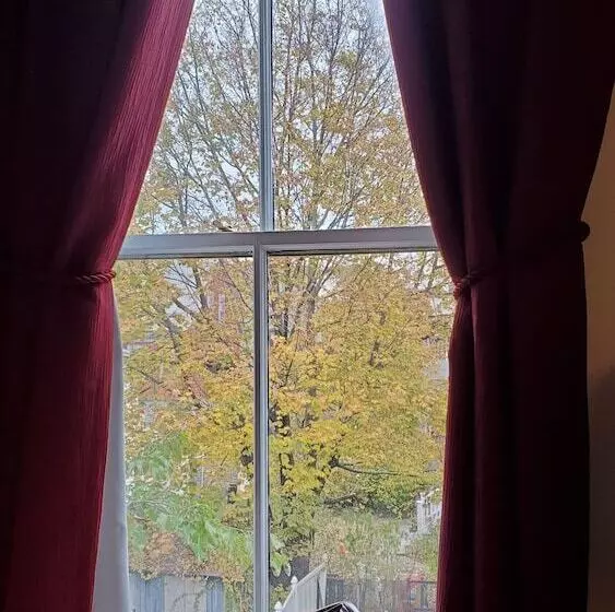 Aamiaismajoitus (B&B) Davis Square Inn