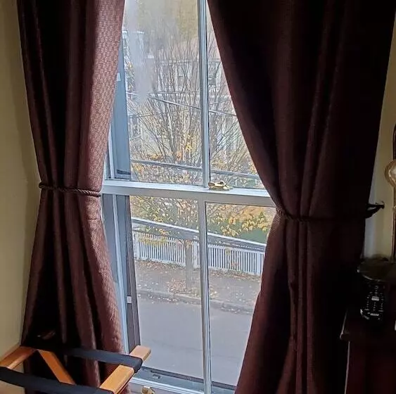 Aamiaismajoitus (B&B) Davis Square Inn