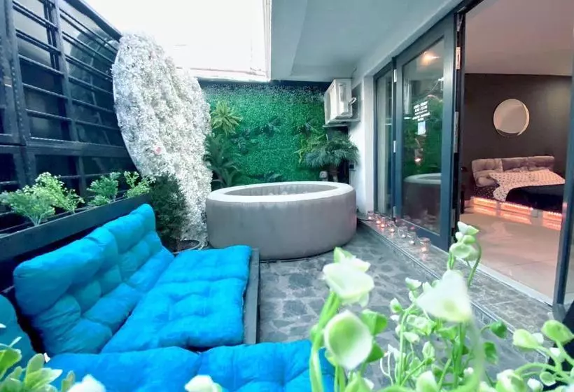 Urban Garden Apart