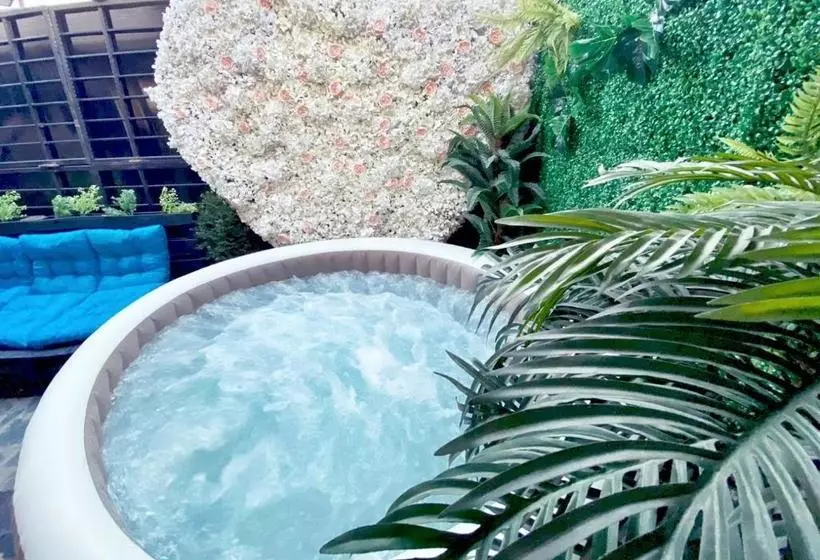 Urban Garden Apart