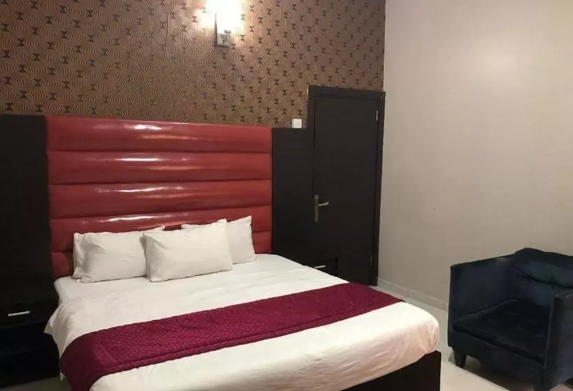 Hotel Roswell Tipton Apartments