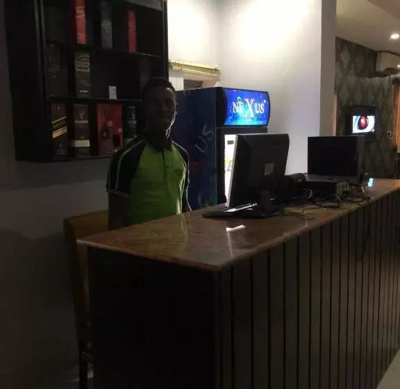 Hotel Roswell Tipton Apartments