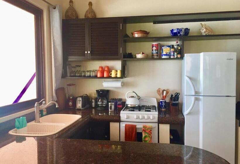 استراحتگاه Nah Uxibal Villa And Casitas