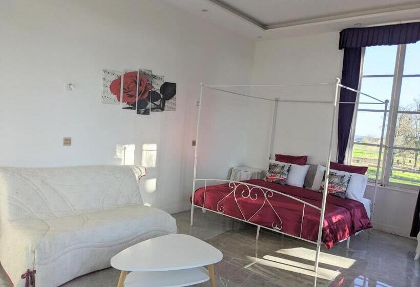 צימר Château De La Rocherie