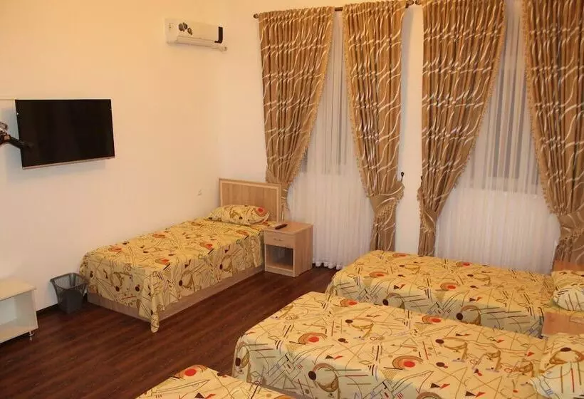 Daryo Hostel