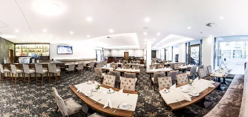 ホテル Best Western Plus Royal Suites