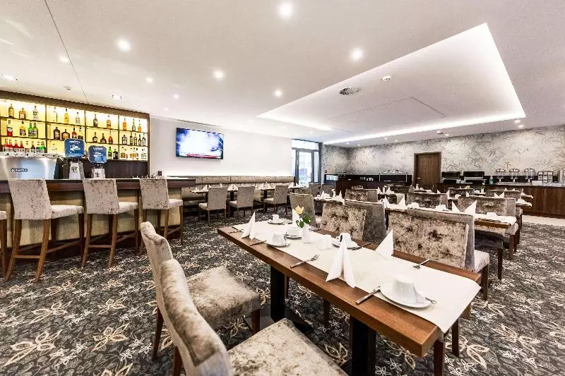 ホテル Best Western Plus Royal Suites