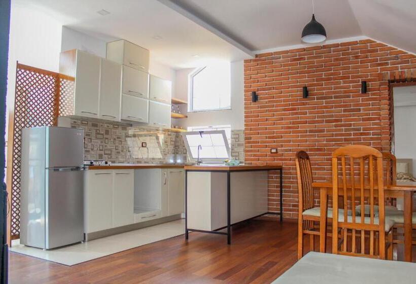 ペンション Vila Topciu