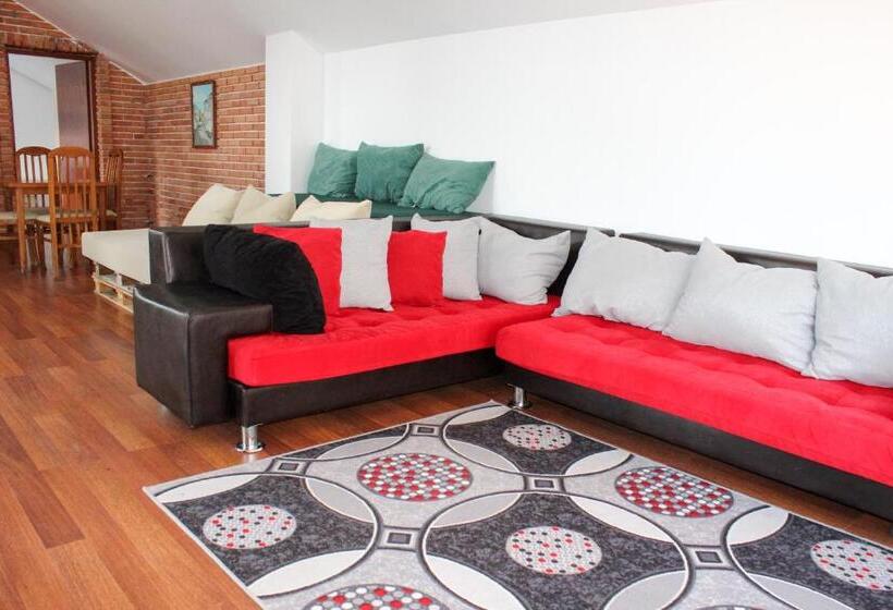 ペンション Vila Topciu