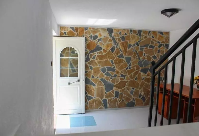 پانسیون Vila Topciu