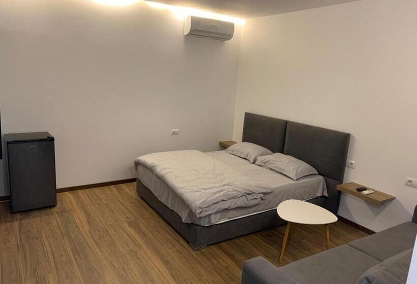 ペンション Vila Topciu