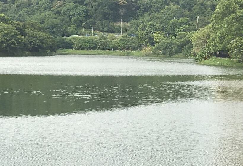 هاستل Gin Lon Lake Motel