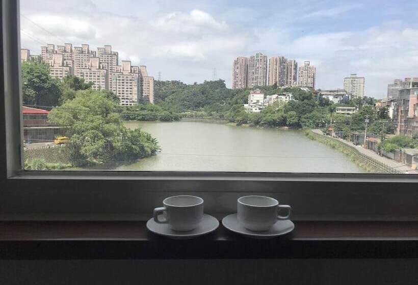 هاستل Gin Lon Lake Motel