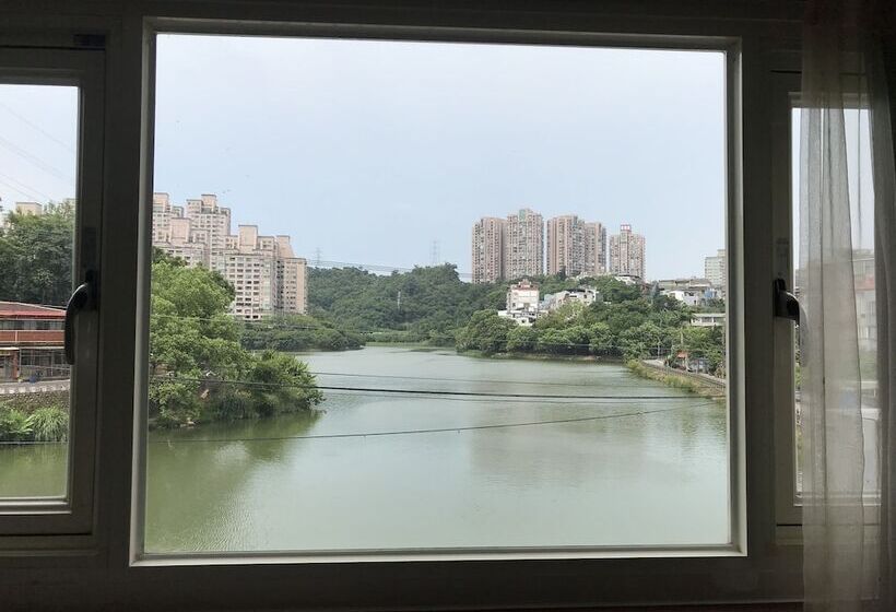 هاستل Gin Lon Lake Motel