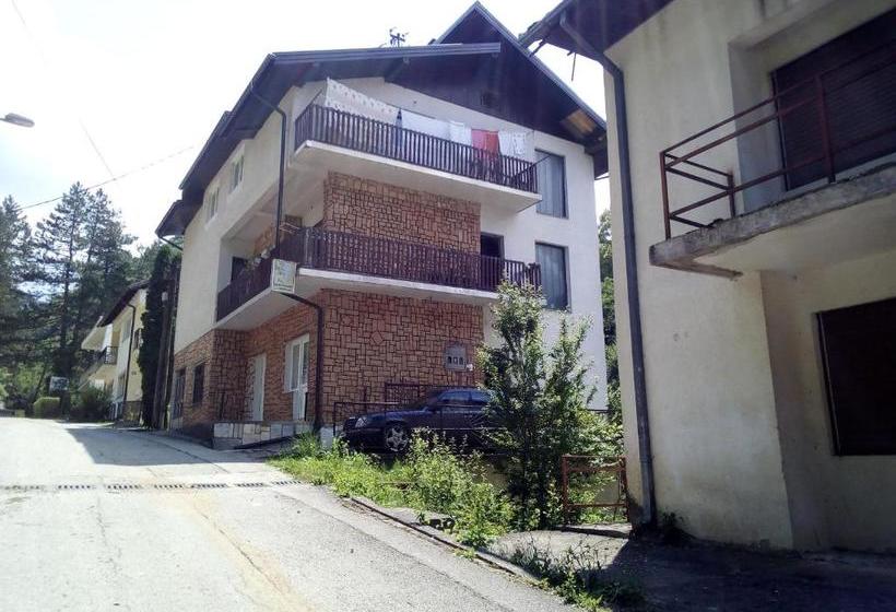 هاستل Hm   Konak