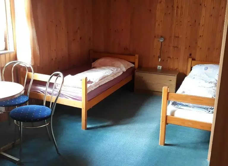 هاستل Hm   Konak