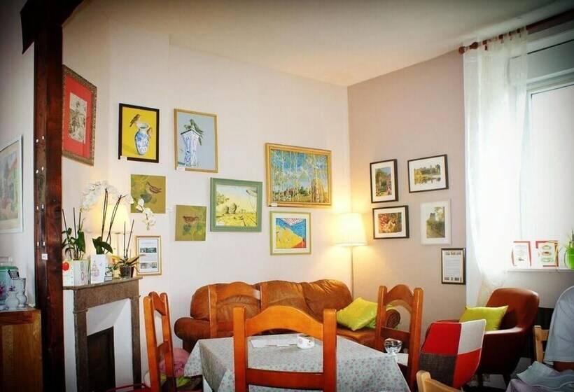 مبيت وإفطار Maison Du Moulinassou