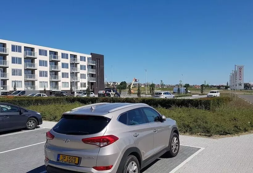 ホテル Acropolis   Op Het Sportiefste Park Van De Kust