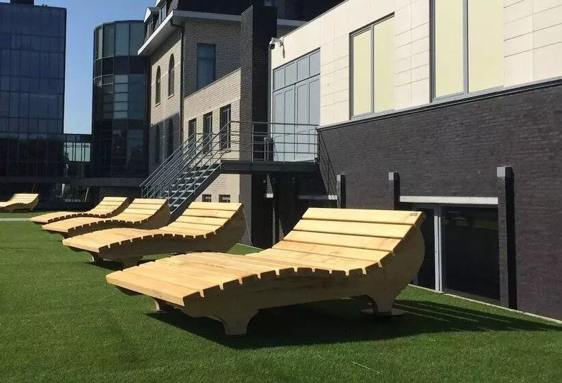 ホテル Acropolis   Op Het Sportiefste Park Van De Kust