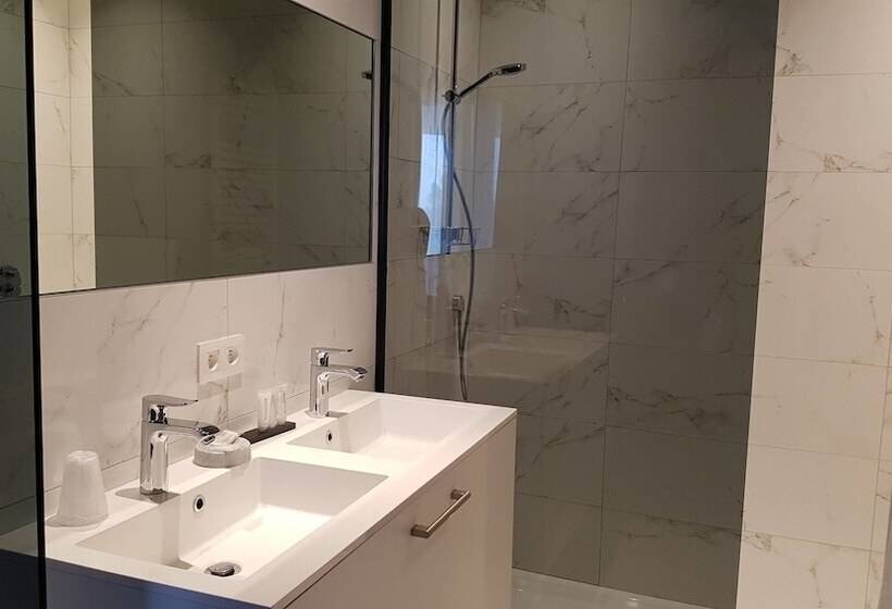 فندق Acropolis Op Het Sportiefste Park Van De Kust