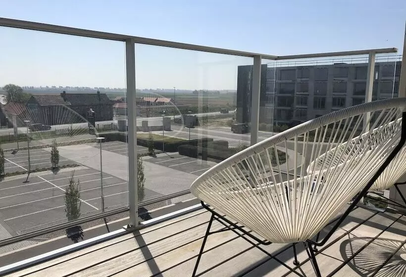 ホテル Acropolis   Op Het Sportiefste Park Van De Kust