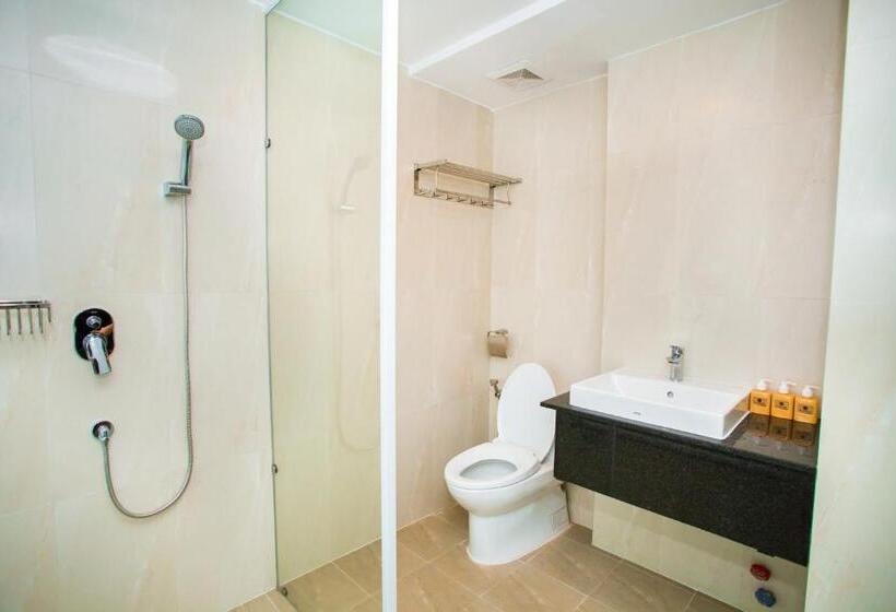 Moonlight Bay Hotel & Apartment