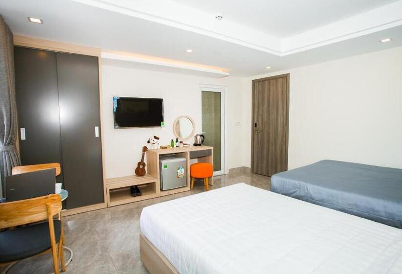 Moonlight Bay Hotel & Apartment