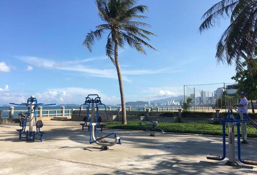 Moonlight Bay Hotel & Apartment