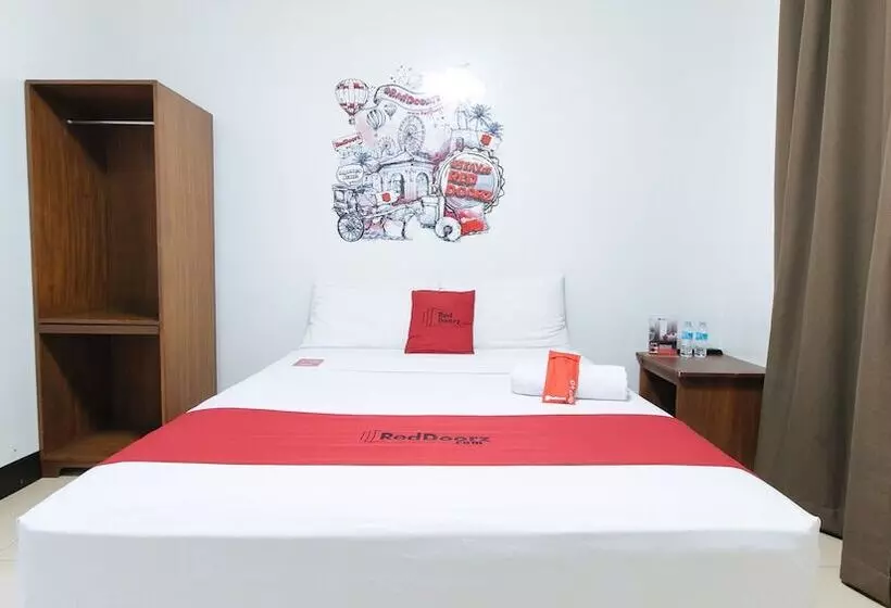 هتل Reddoorz Plus At Edsa Congressional