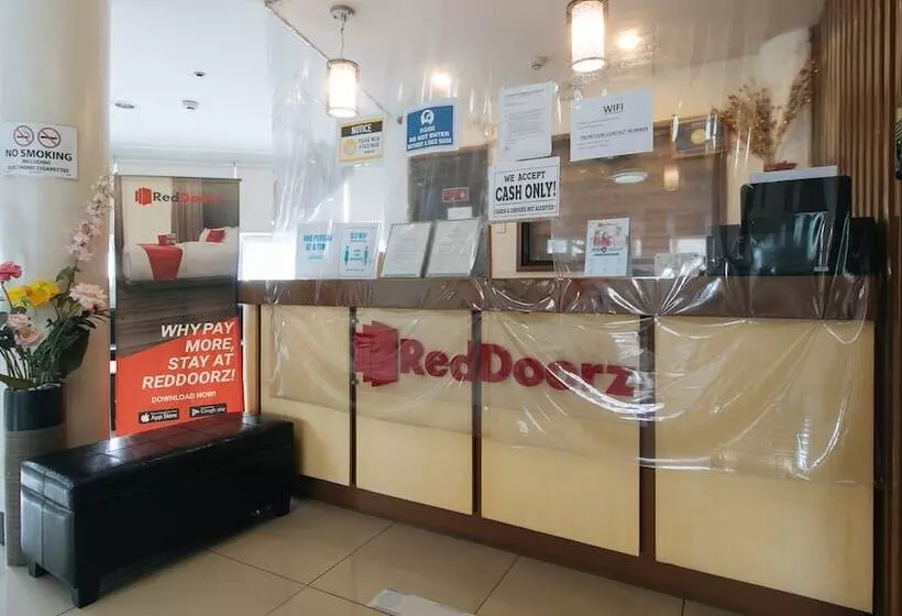 هتل Reddoorz Plus At Edsa Congressional
