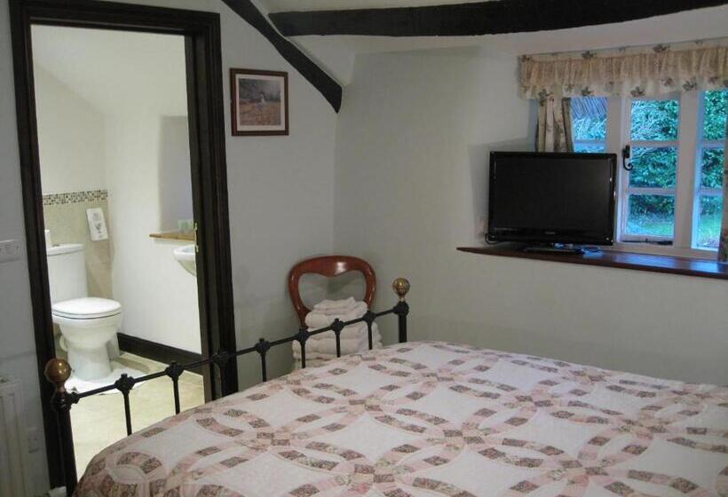 پانسیون The Barn And Pinn Cottage