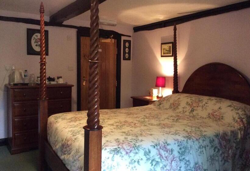 پانسیون The Barn And Pinn Cottage