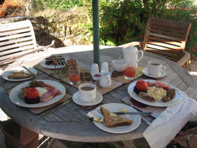 پانسیون The Barn And Pinn Cottage