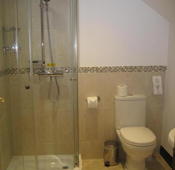 پانسیون The Barn And Pinn Cottage