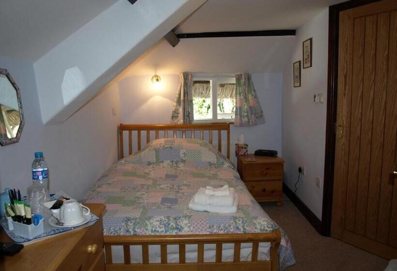 پانسیون The Barn And Pinn Cottage