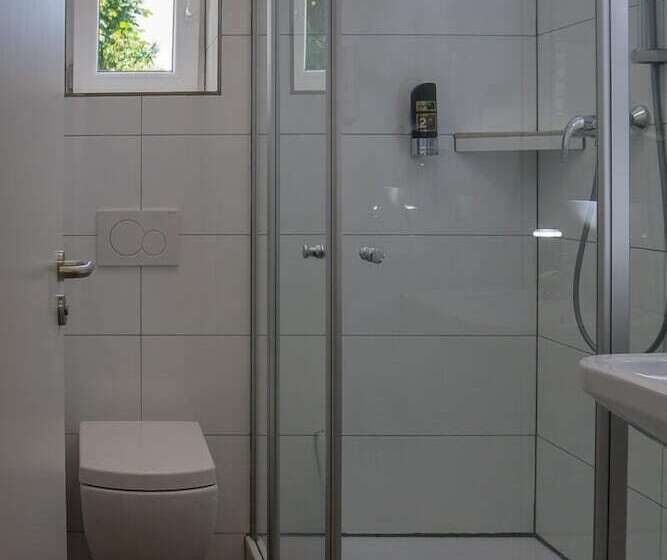 住宿加早餐  Dea